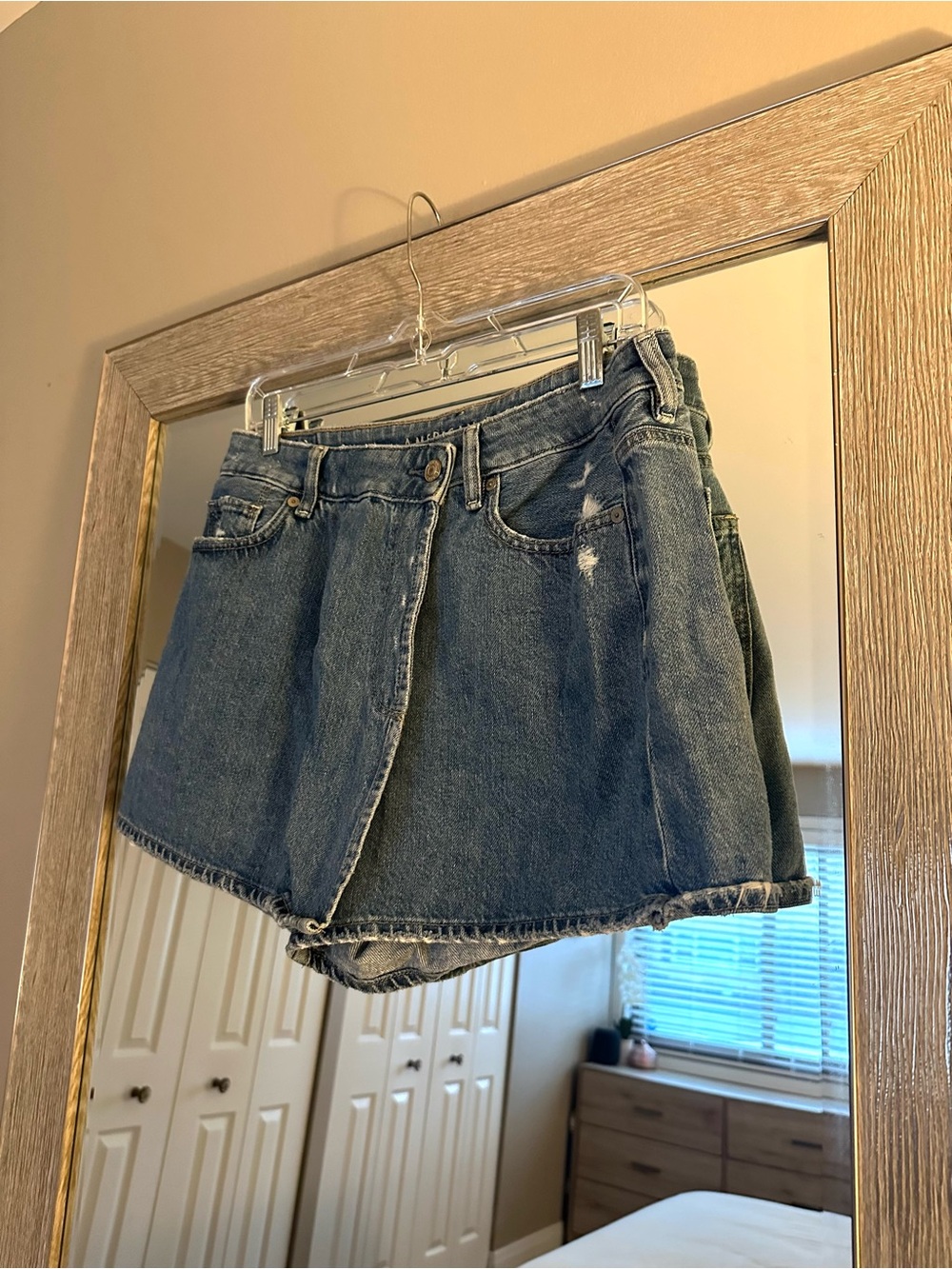 American Eagle Mom Skort Medium Wash Light Distressing Size 10 Medium